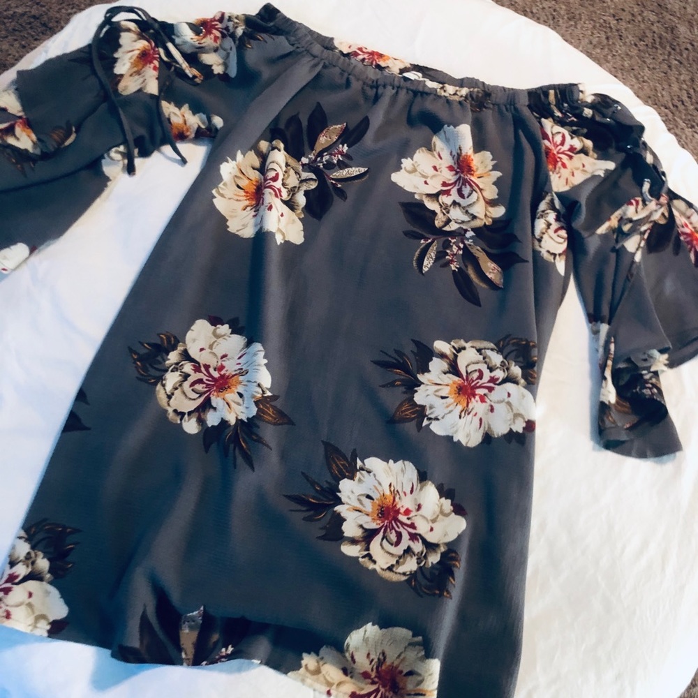Gray floral dress size L ee:some